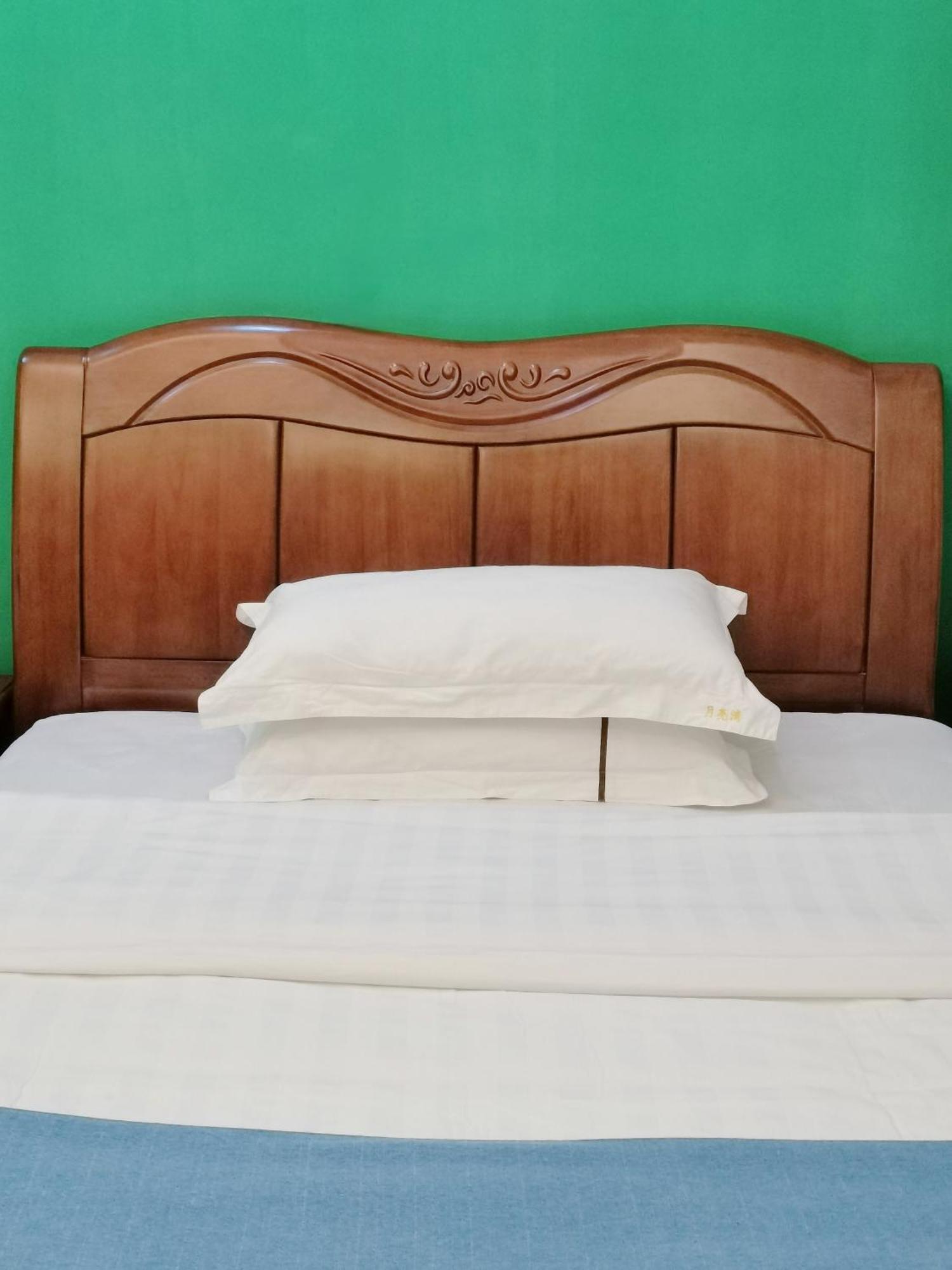 Emeishan Moon Bay Hotel Екстериор снимка