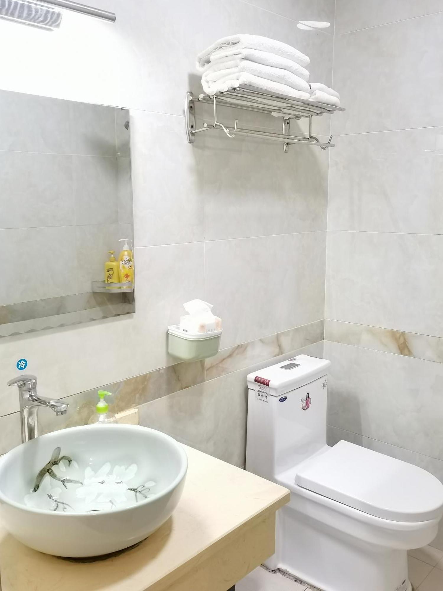 Emeishan Moon Bay Hotel Екстериор снимка