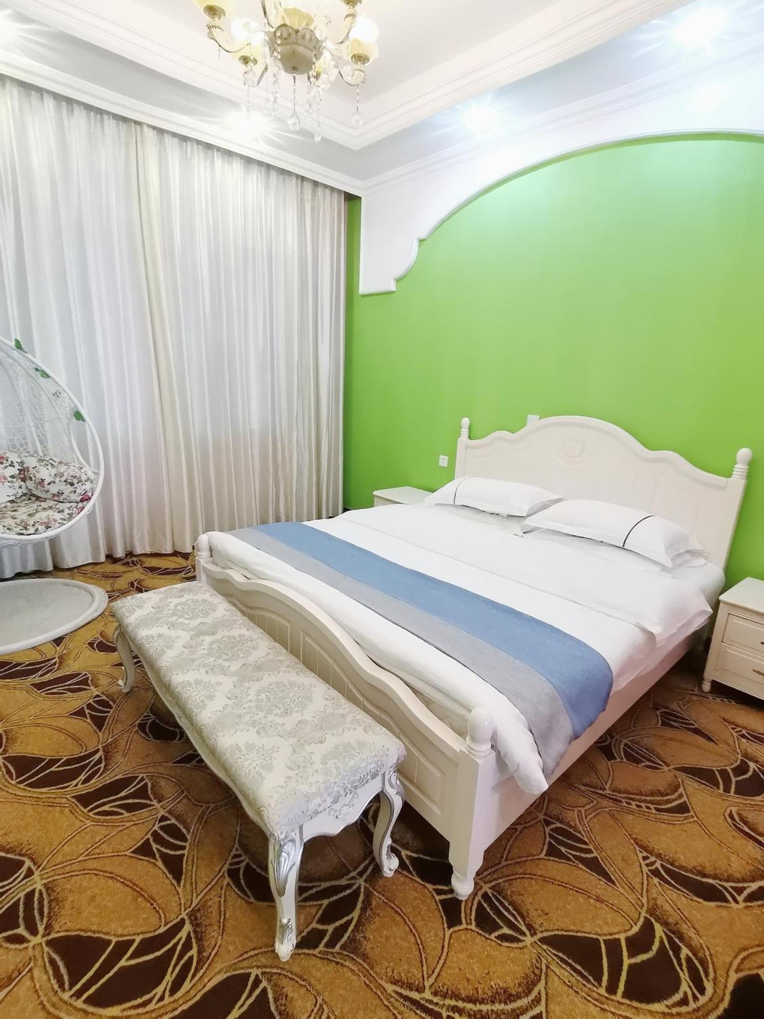 Emeishan Moon Bay Hotel Екстериор снимка
