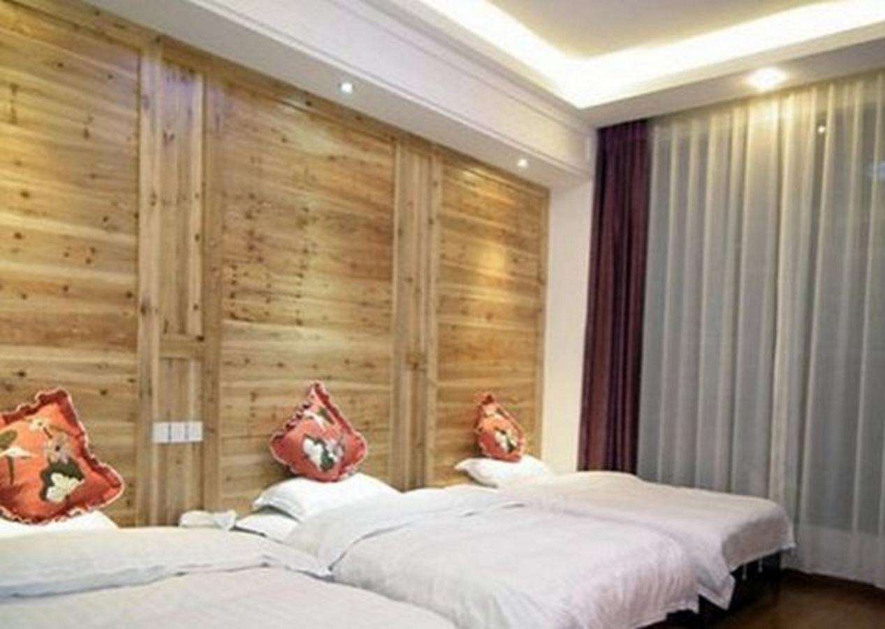 Emeishan Moon Bay Hotel Екстериор снимка