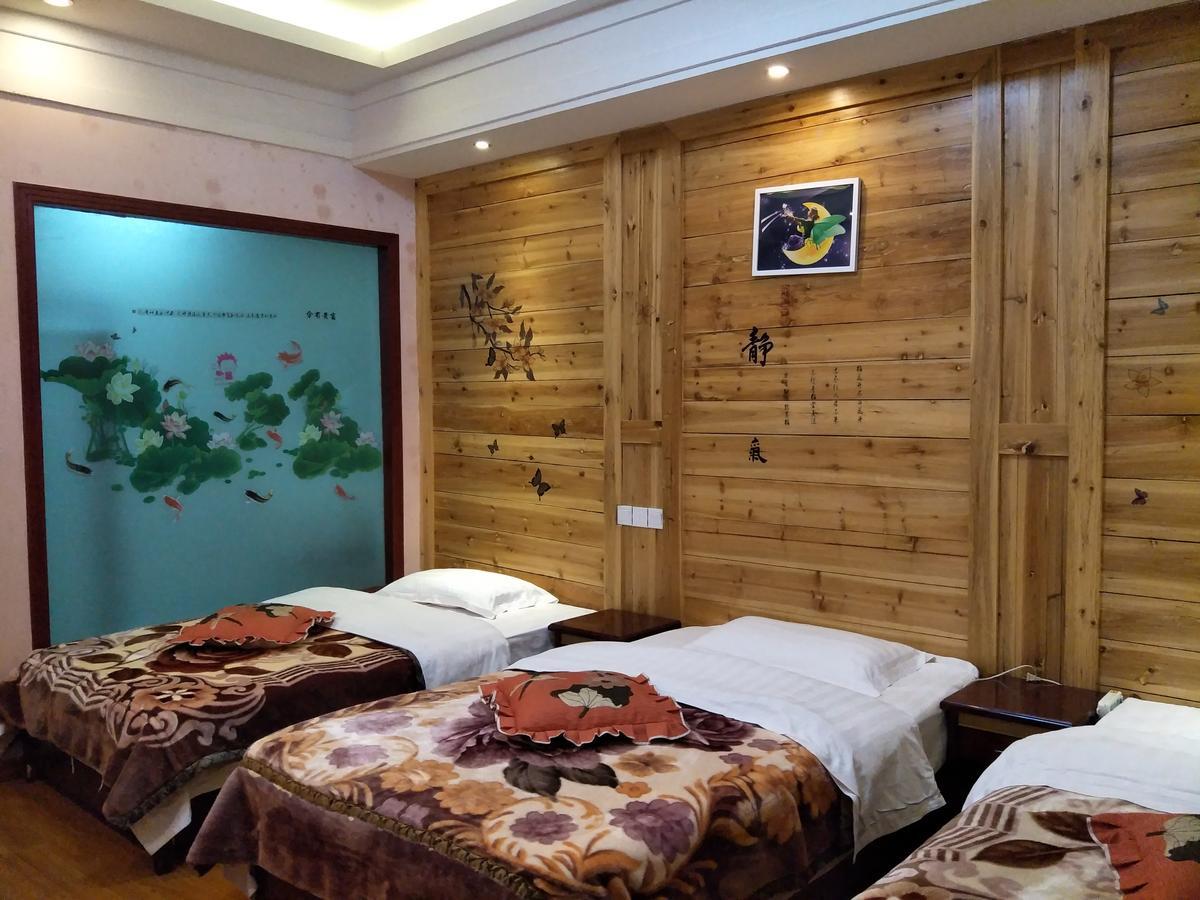 Emeishan Moon Bay Hotel Екстериор снимка