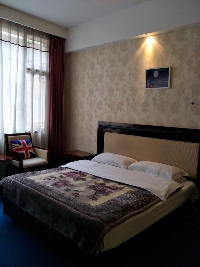 Emeishan Moon Bay Hotel Екстериор снимка