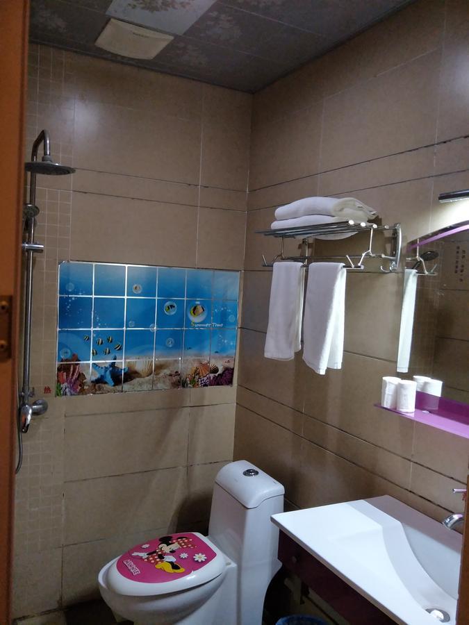 Emeishan Moon Bay Hotel Екстериор снимка