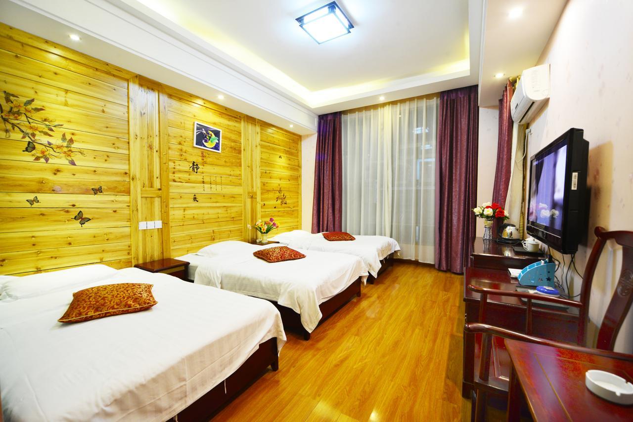 Emeishan Moon Bay Hotel Екстериор снимка