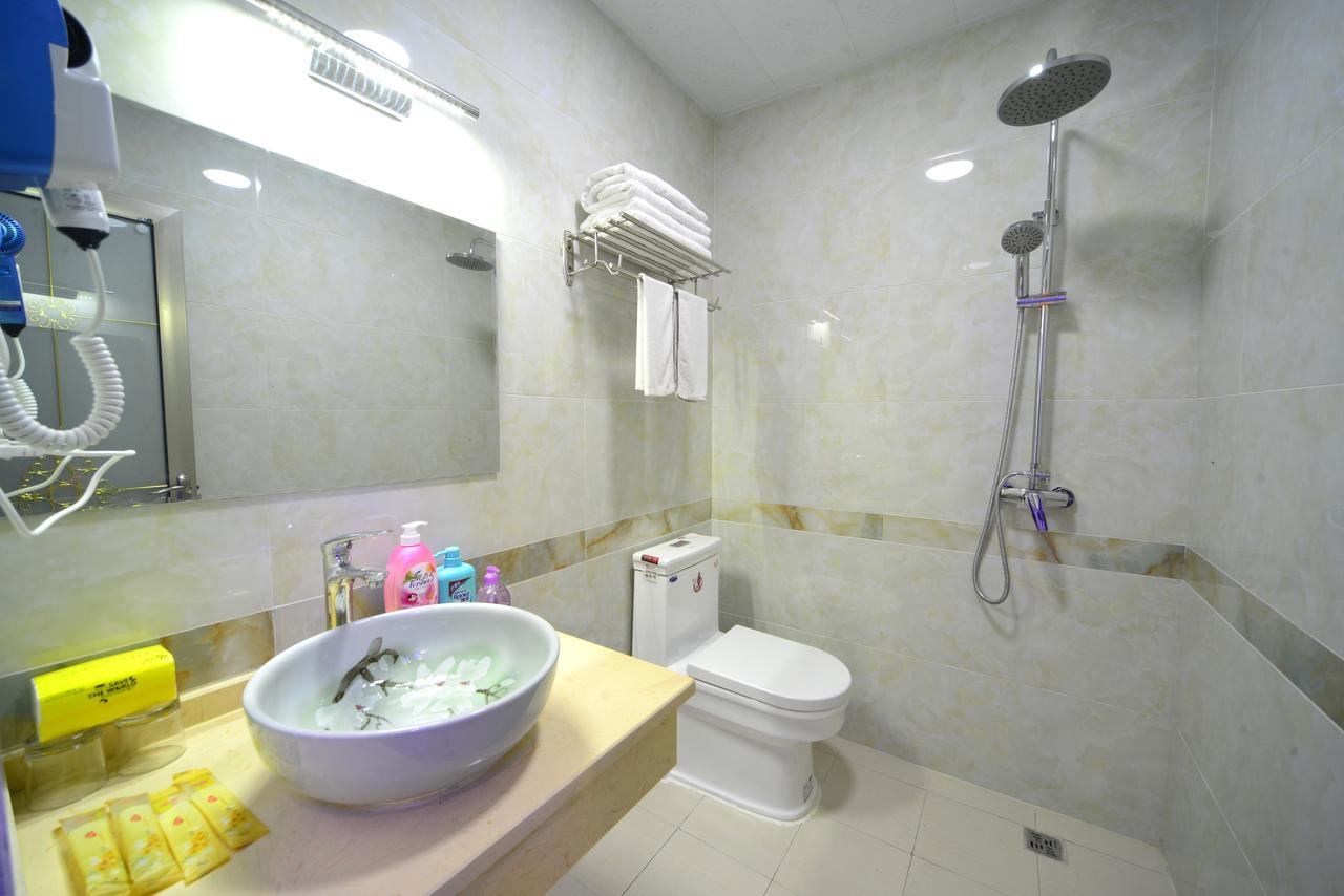 Emeishan Moon Bay Hotel Екстериор снимка