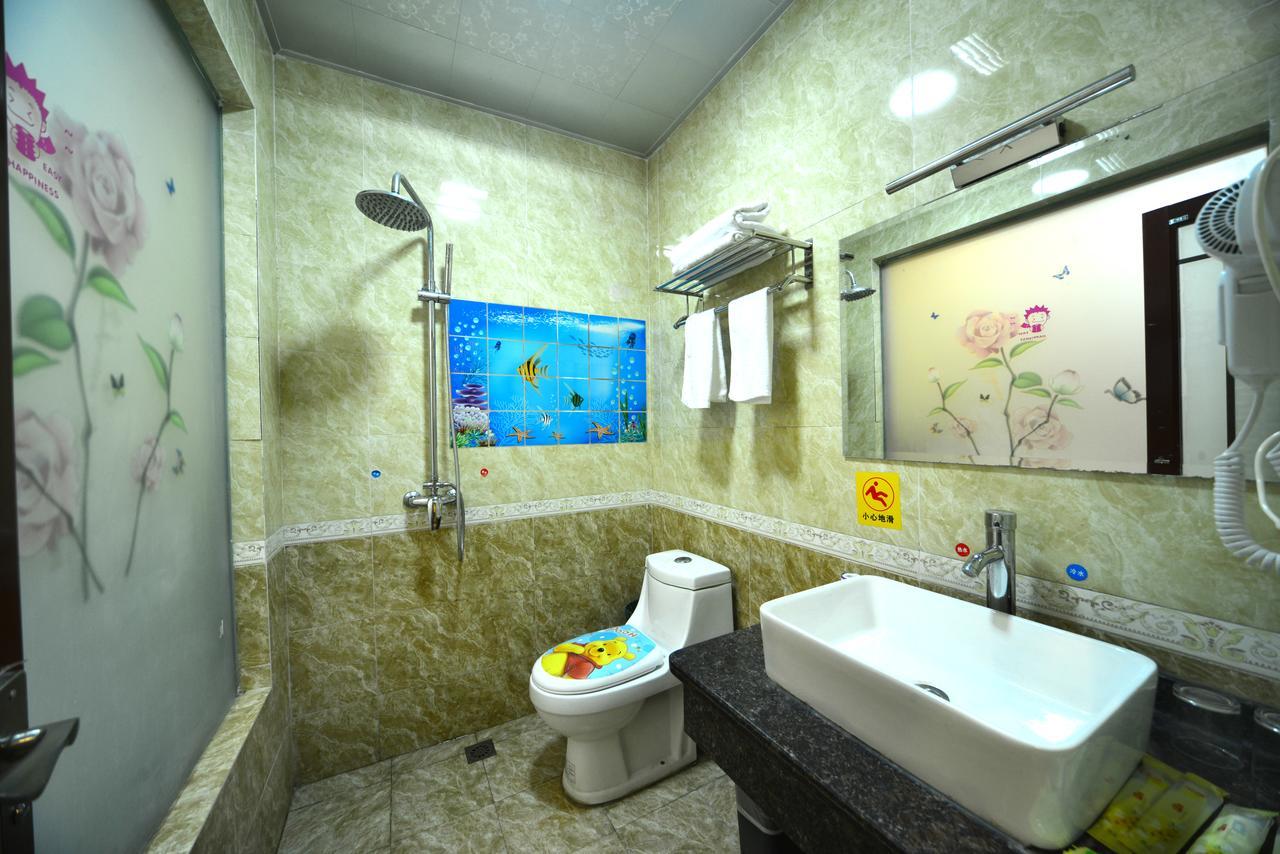 Emeishan Moon Bay Hotel Екстериор снимка